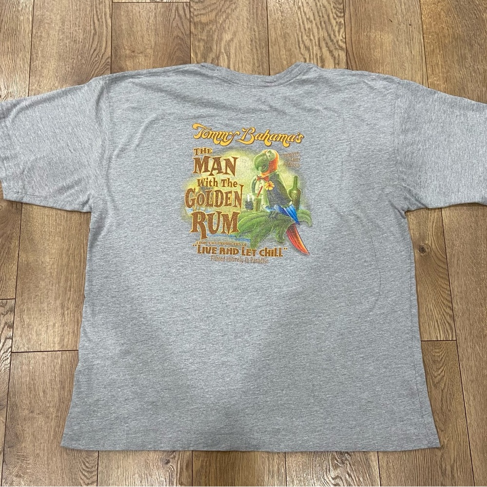 Tommy Bahamas Parrot Graphic Tshirt